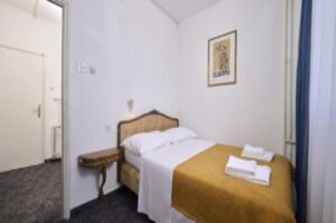Guest House Adriatic Umag Exterior photo