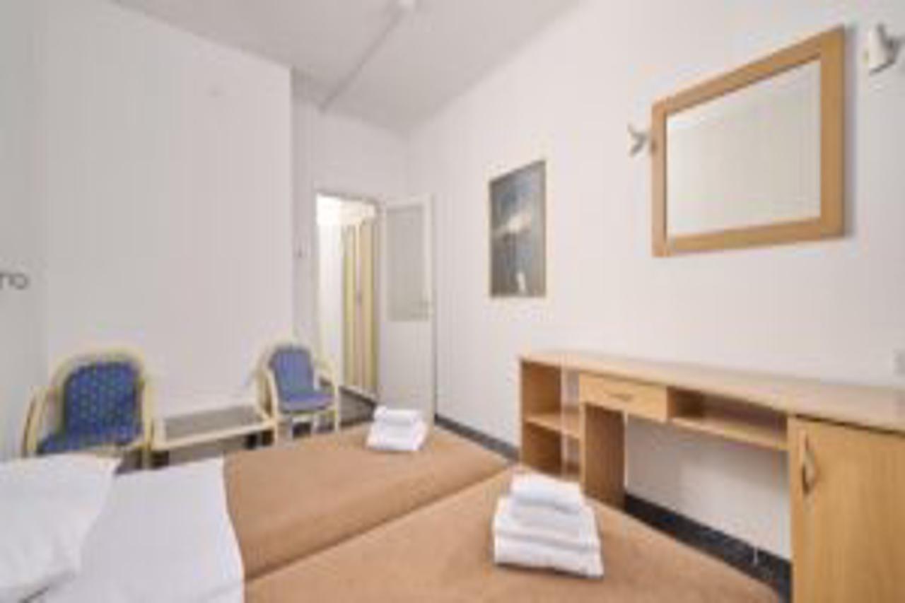 Guest House Adriatic Umag Exterior photo