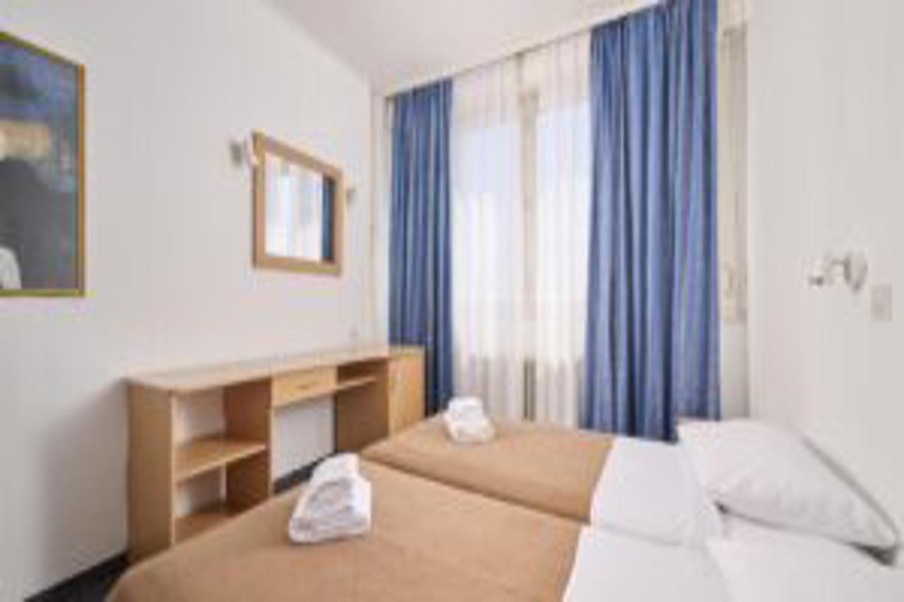Guest House Adriatic Umag Exterior photo