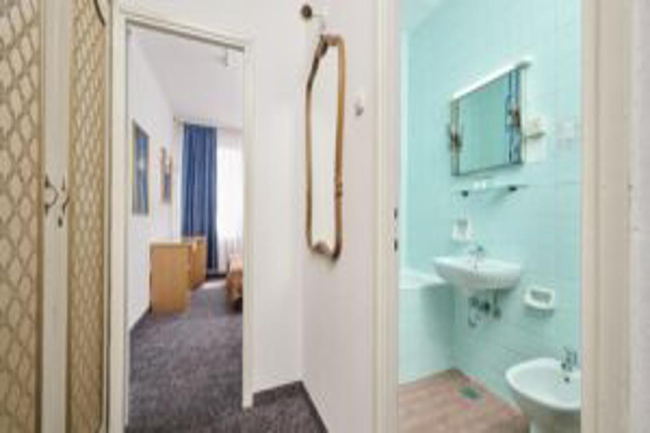 Guest House Adriatic Umag Exterior photo