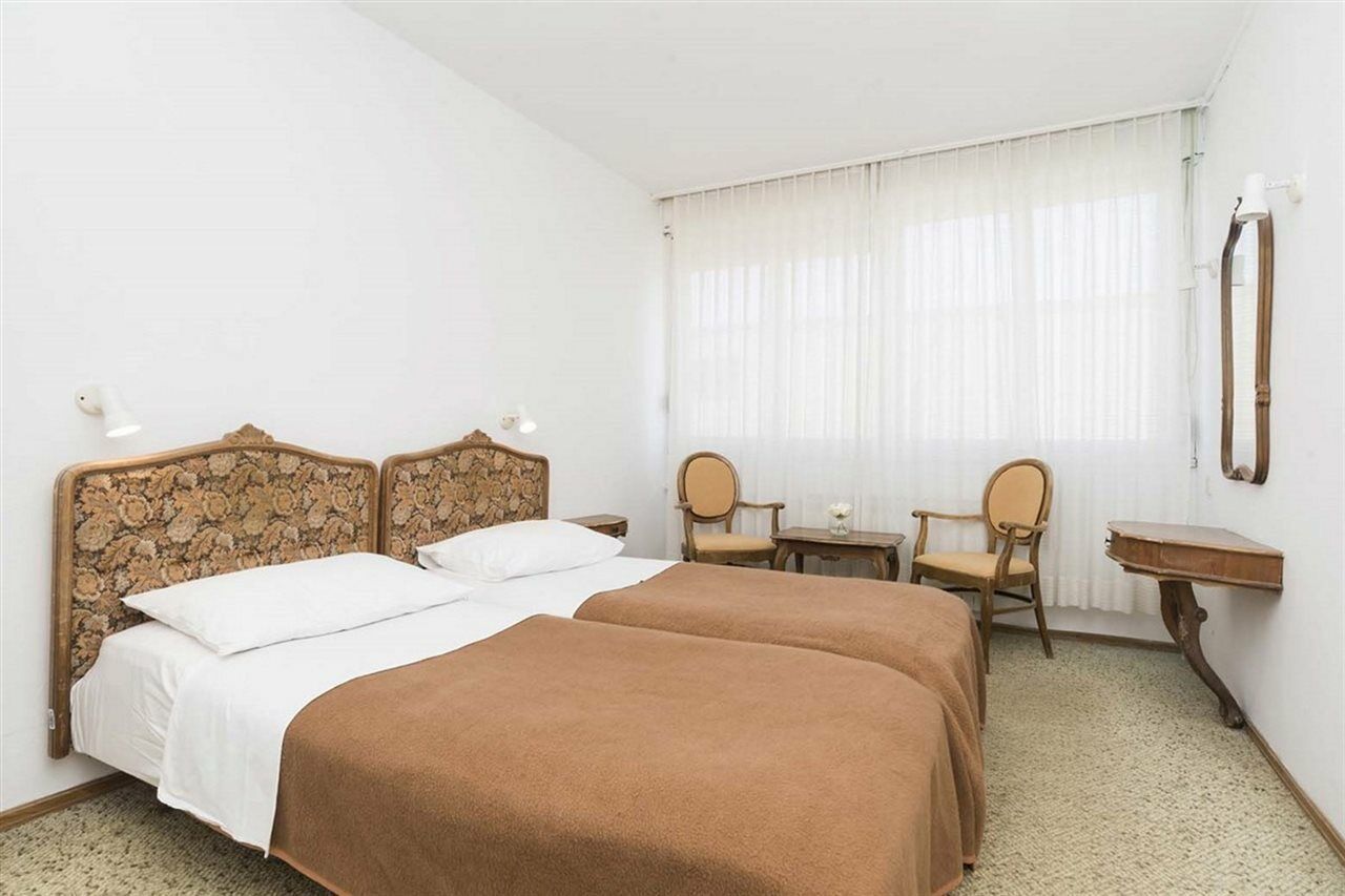 Guest House Adriatic Umag Exterior photo